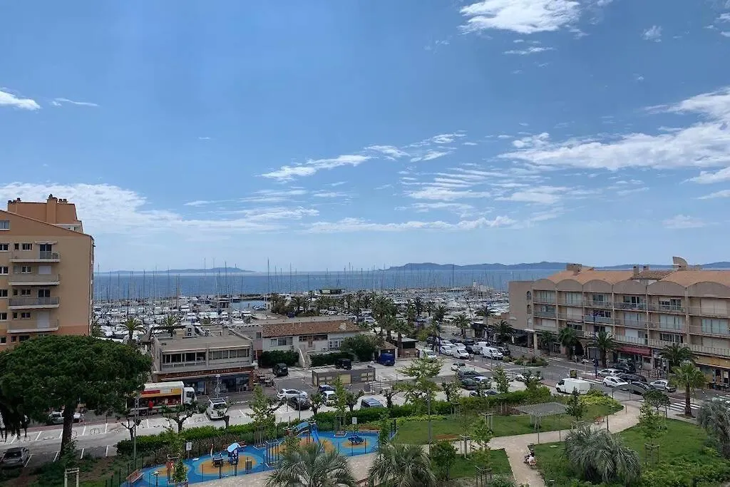 L'Effet Mer, Duplex Sur Le Port Avec Ses 2 Terrasses Vue Mer Hyeres 0*,  France